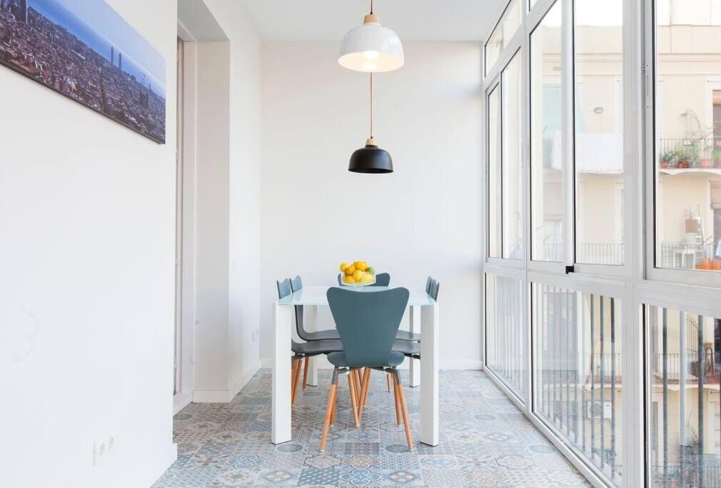 Perfectly Located 4Bed 4Bath Apartment In Barcelona 3 1 Экстерьер фото