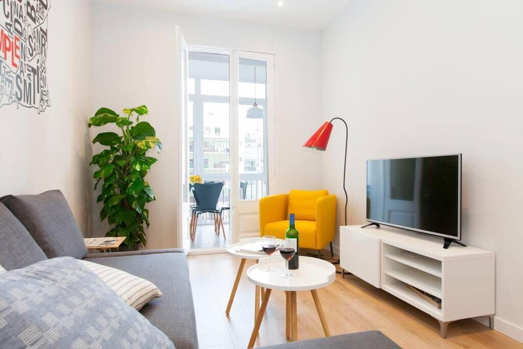 Perfectly Located 4Bed 4Bath Apartment In Barcelona 3 1 Экстерьер фото
