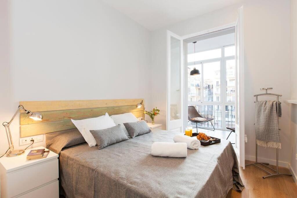 Perfectly Located 4Bed 4Bath Apartment In Barcelona 3 1 Экстерьер фото