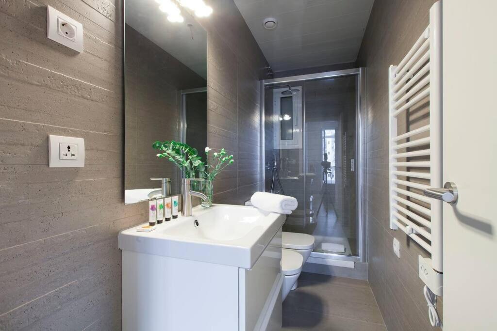 Perfectly Located 4Bed 4Bath Apartment In Barcelona 3 1 Экстерьер фото