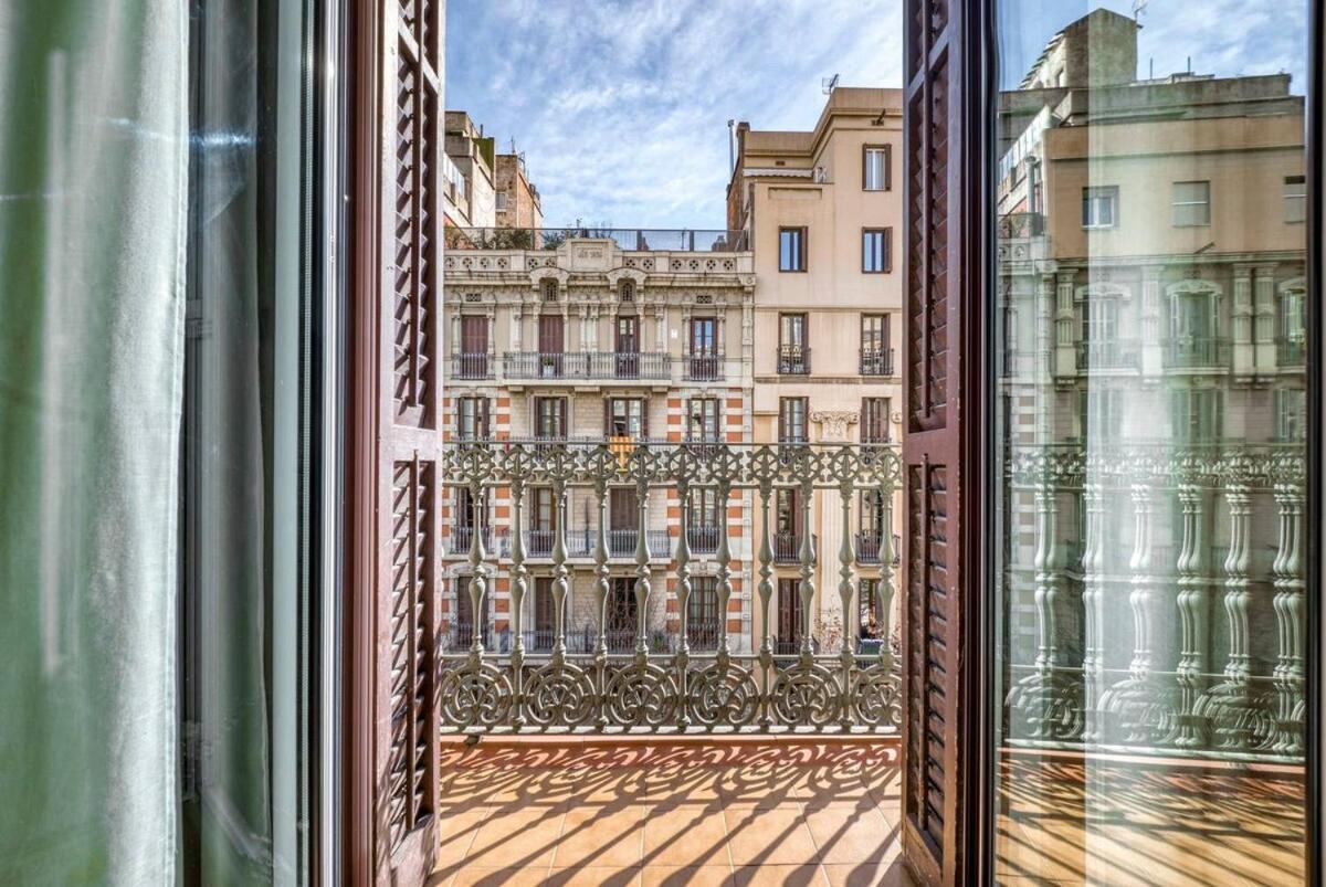 Perfectly Located 4Bed 4Bath Apartment In Barcelona 3 1 Экстерьер фото